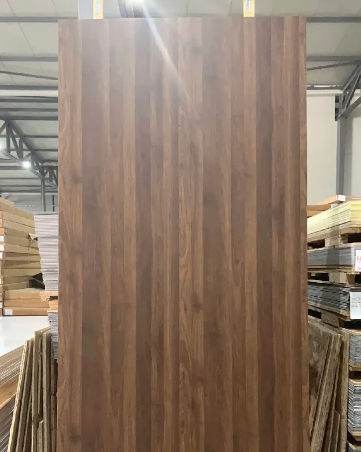 Dekorativni panel imitacija drveta PVC-HY023
